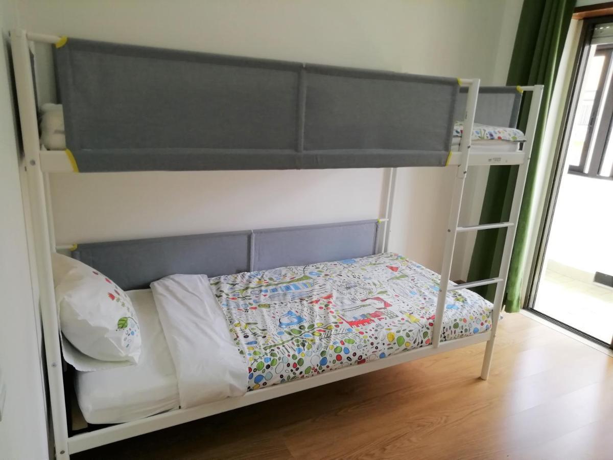 Large Apartment Near The Beach And Lisbon กอสตา ดา กาปาริกา ภายนอก รูปภาพ